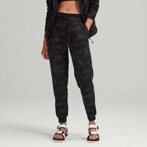 Lululemon Women's Scuba High-Rise French Terry Jogger - Black Camo